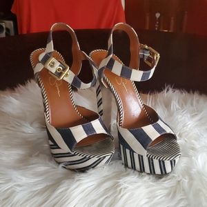 Jessica Simpson "Papaya" platform pump